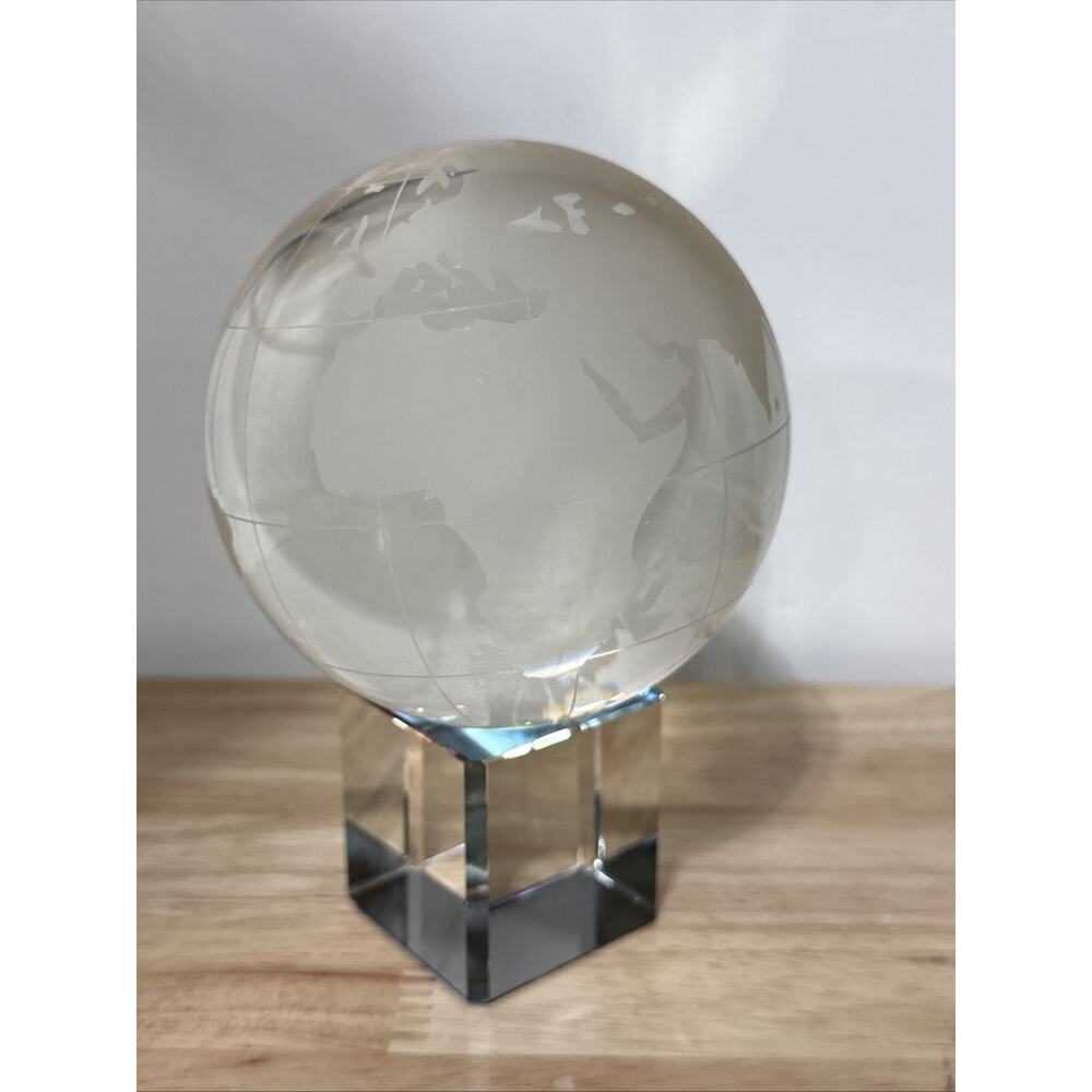 VTG Crystal Glass Etched Frosted Clear Globe/World Sphere Paperweight W/Stand 6”